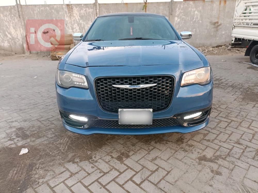 كرايسلر 300